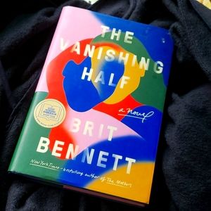 The Vanishing  Half - Book - Brit Bennett 2020 hardcover